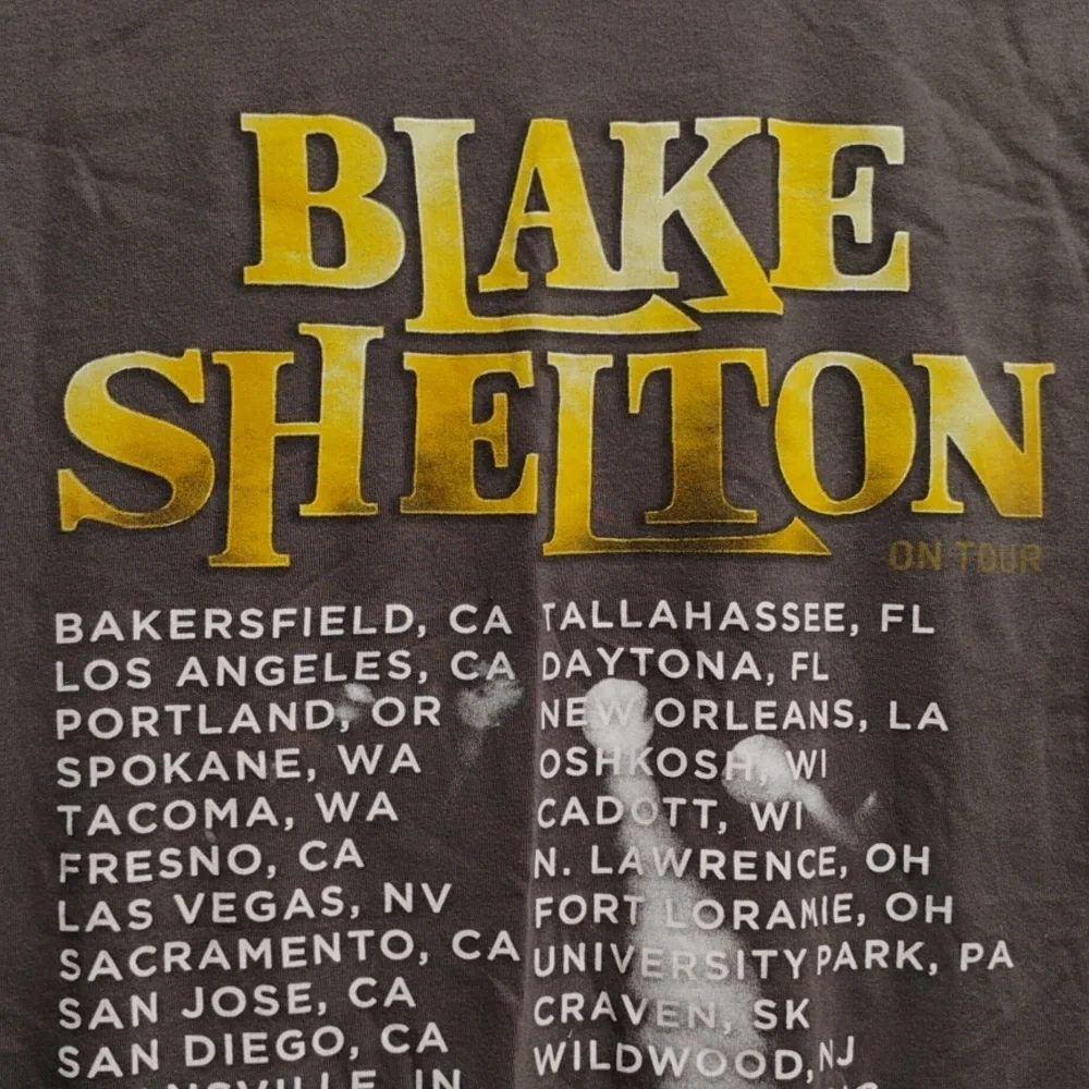 SALE! Blake Shelton Double Sided Gold Concert Band Tee Sz.M Worn 1X (BX29) - Picture 7 of 11